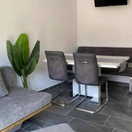 Stone House - Two Bedroom Διαμέρισμα